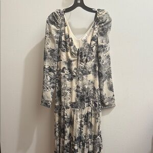 Elegant Black and Cream Women's Dress